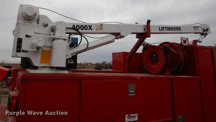 image for item DI0015 2006 Ford F650 Super Duty service truck with crane