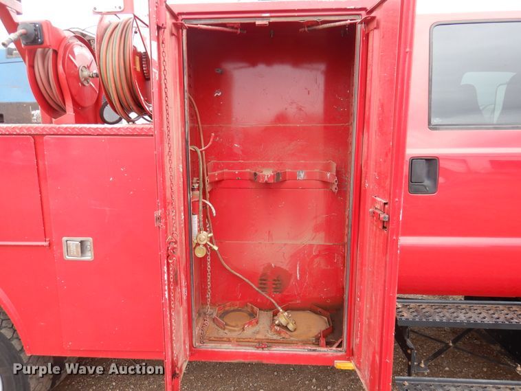 image for item DI0015 2006 Ford F650 Super Duty service truck with crane