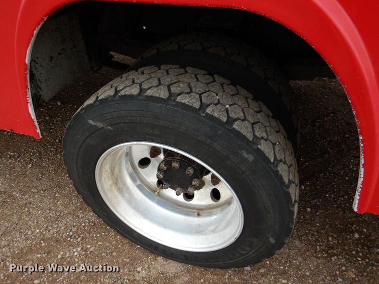 image for item DI0015 2006 Ford F650 Super Duty service truck with crane