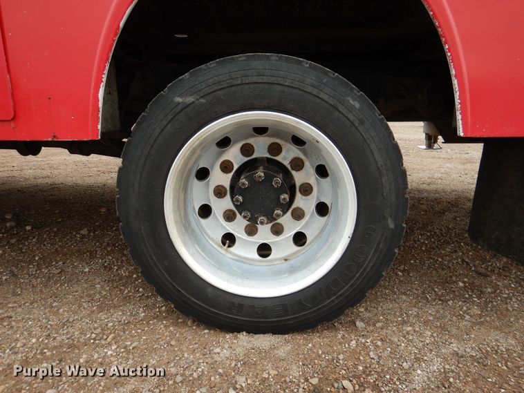 image for item DI0015 2006 Ford F650 Super Duty service truck with crane