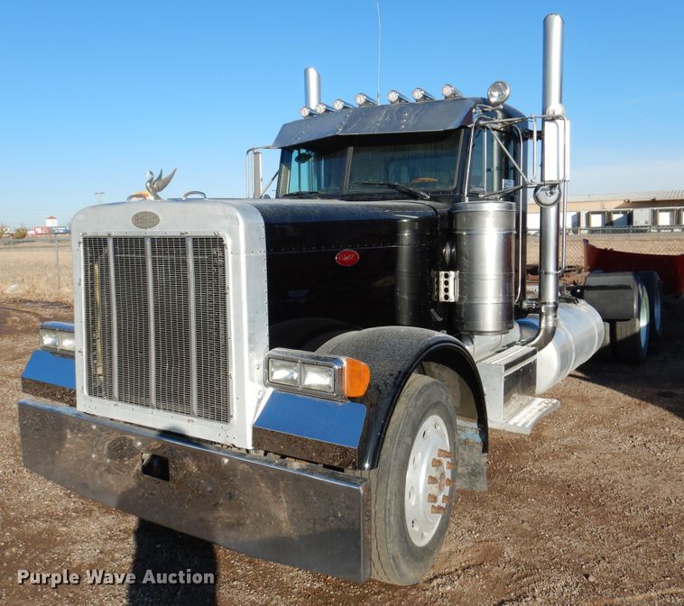 image for item DI0016 1996 Peterbilt 379 semi truck
