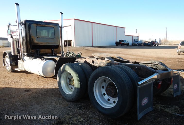 image for item DI0016 1996 Peterbilt 379 semi truck