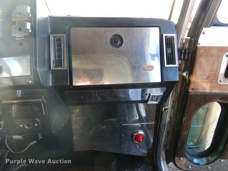 image for item DI0016 1996 Peterbilt 379 semi truck