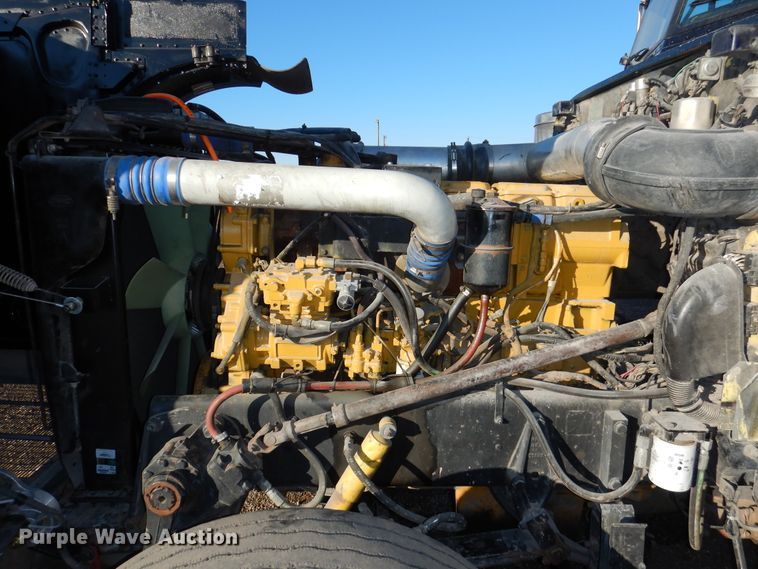 image for item DI0016 1996 Peterbilt 379 semi truck