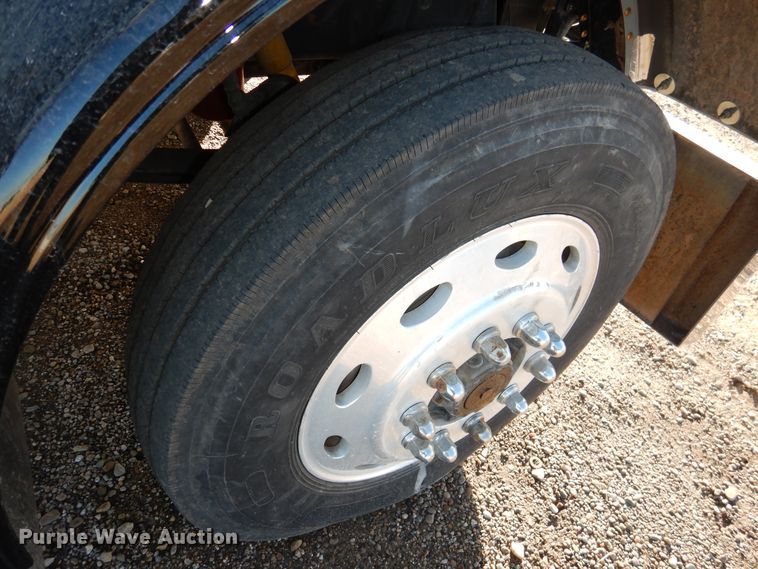 image for item DI0016 1996 Peterbilt 379 semi truck