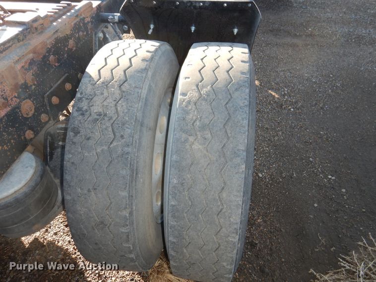 image for item DI0016 1996 Peterbilt 379 semi truck