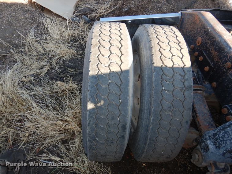 image for item DI0016 1996 Peterbilt 379 semi truck