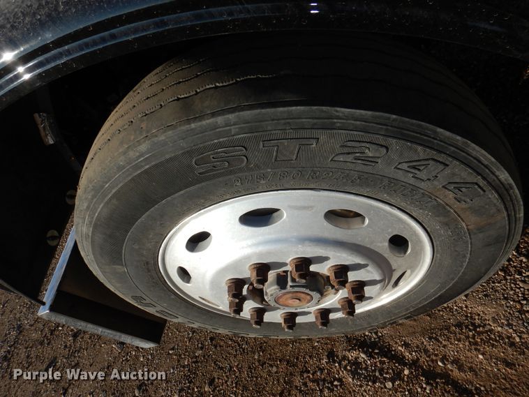 image for item DI0016 1996 Peterbilt 379 semi truck