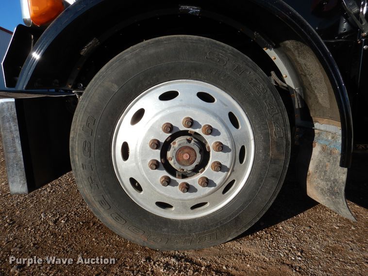 image for item DI0016 1996 Peterbilt 379 semi truck