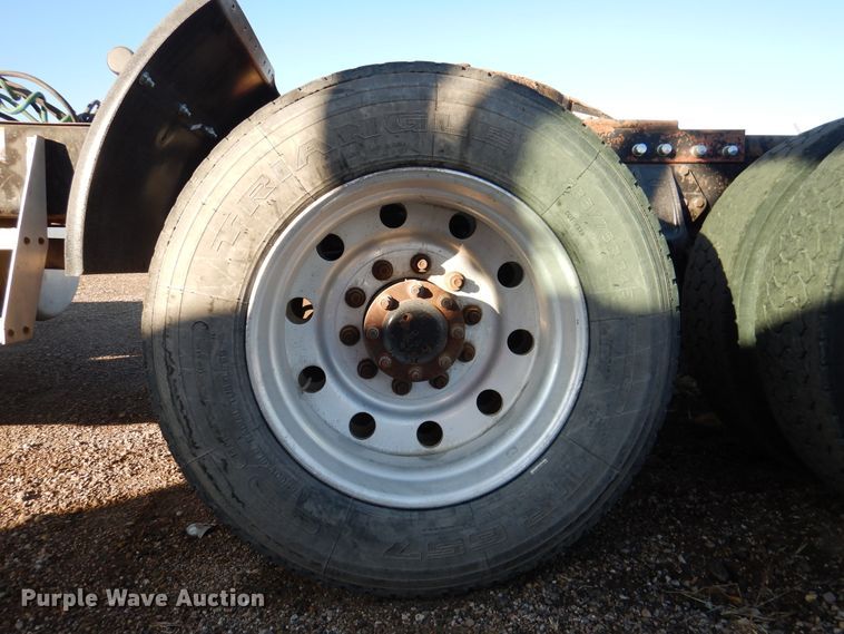 image for item DI0016 1996 Peterbilt 379 semi truck