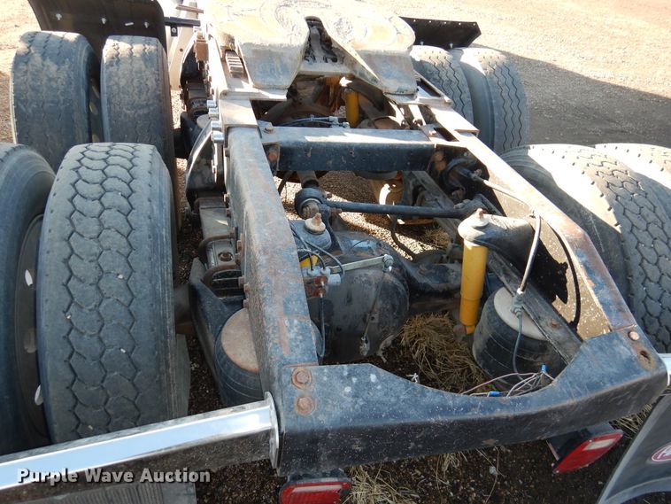 image for item DI0016 1996 Peterbilt 379 semi truck