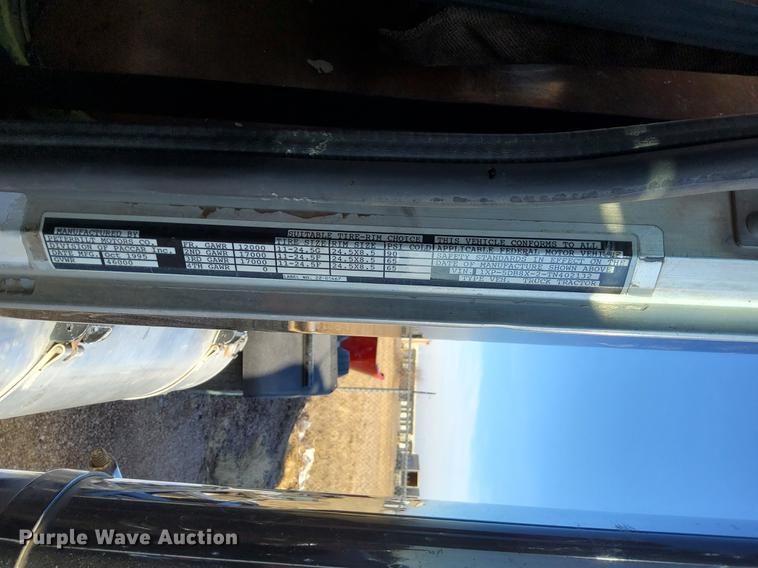 image for item DI0016 1996 Peterbilt 379 semi truck