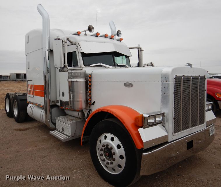 image for item DI0017 1999 Peterbilt 379 semi truck