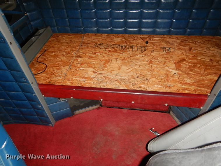 image for item DI0017 1999 Peterbilt 379 semi truck