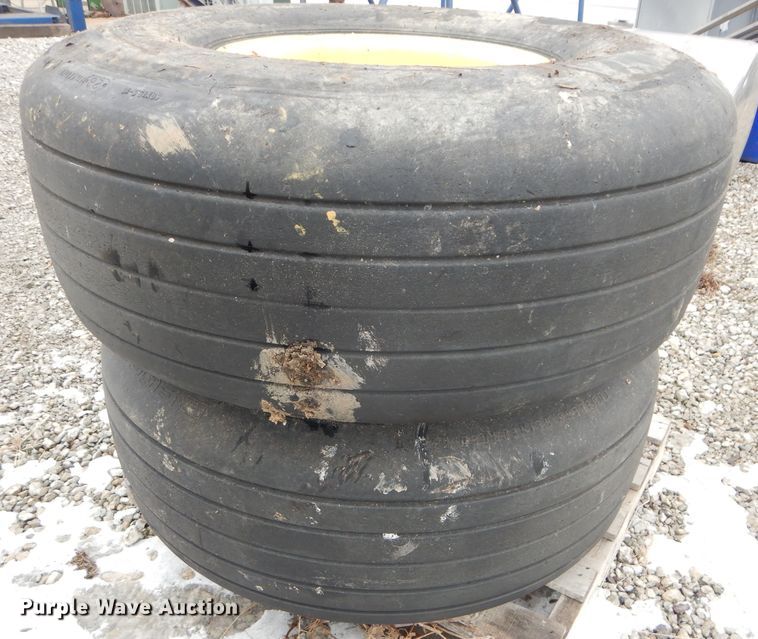 (2) 40x15.516 airplane tires and wheels in Leavenworth, KS Item