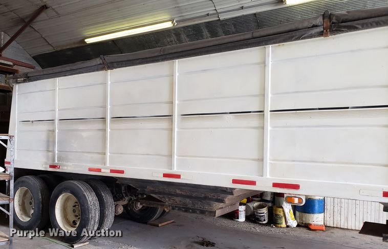image for item EZ9046 2005 Maurer double hopper bottom grain trailer