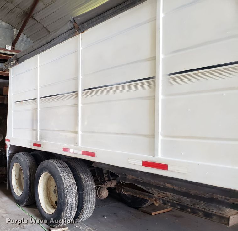 image for item EZ9046 2005 Maurer double hopper bottom grain trailer