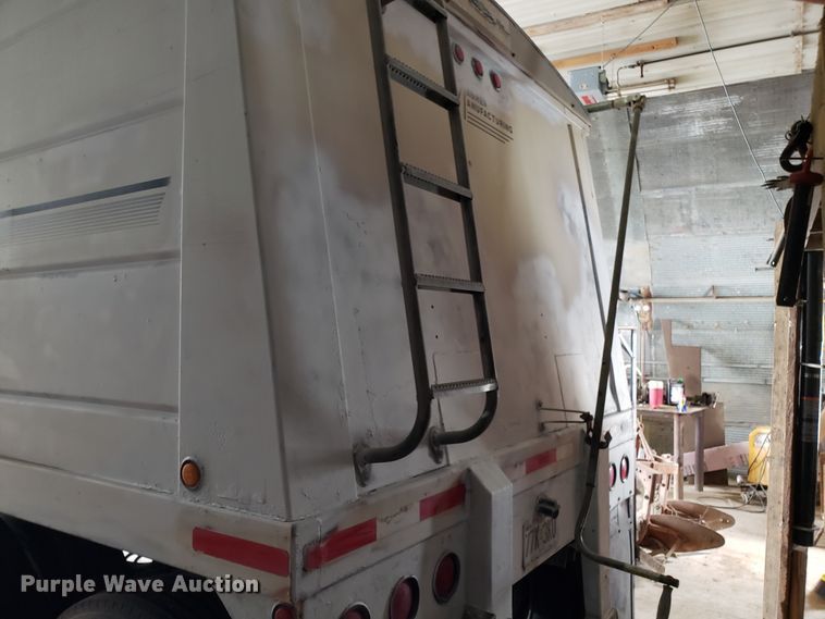 image for item EZ9046 2005 Maurer double hopper bottom grain trailer