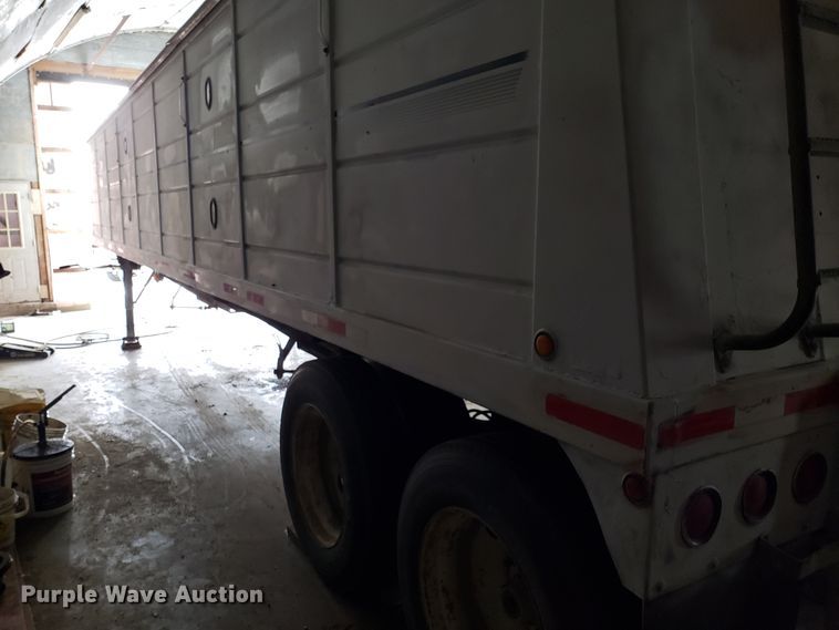 image for item EZ9046 2005 Maurer double hopper bottom grain trailer