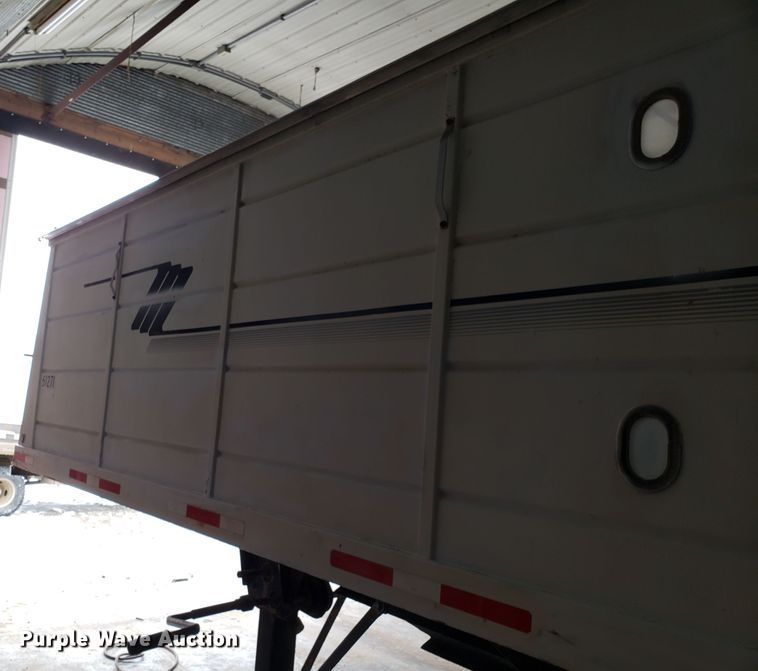 image for item EZ9046 2005 Maurer double hopper bottom grain trailer