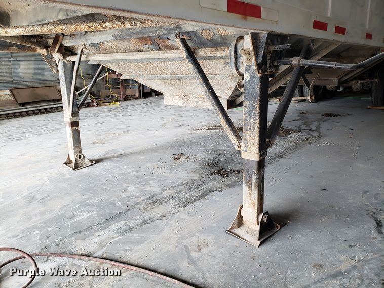 image for item EZ9046 2005 Maurer double hopper bottom grain trailer