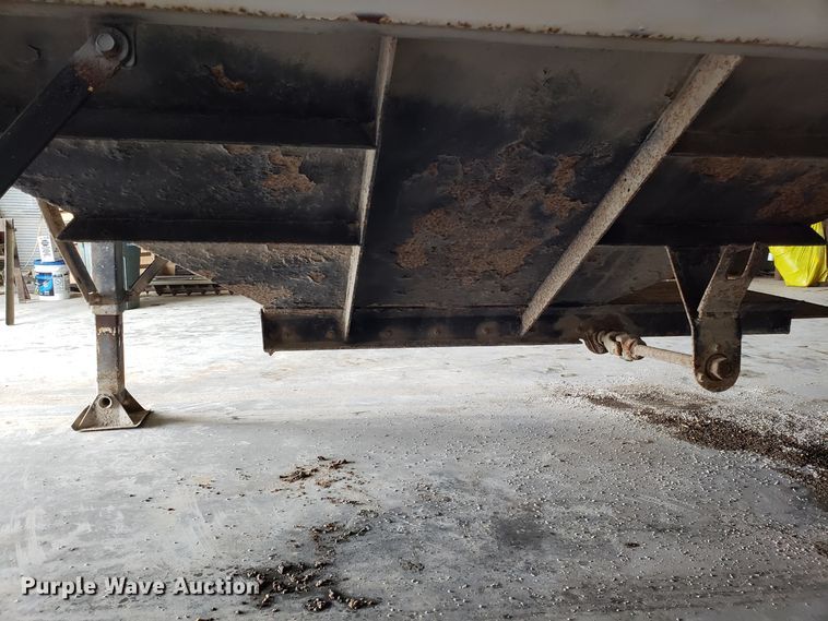 image for item EZ9046 2005 Maurer double hopper bottom grain trailer