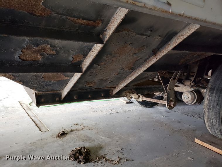 image for item EZ9046 2005 Maurer double hopper bottom grain trailer