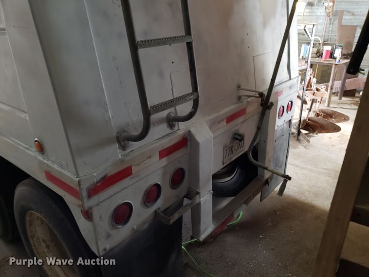 image for item EZ9046 2005 Maurer double hopper bottom grain trailer