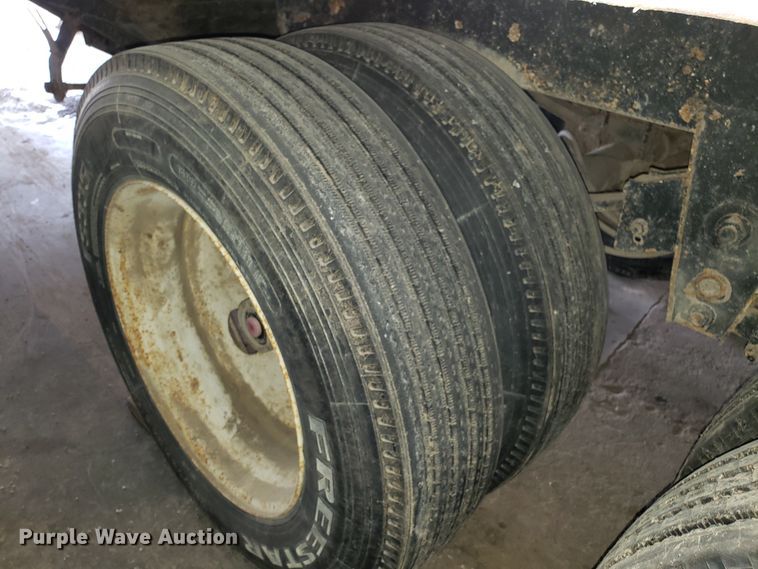 image for item EZ9046 2005 Maurer double hopper bottom grain trailer