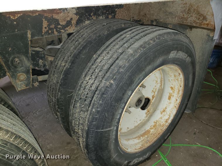 image for item EZ9046 2005 Maurer double hopper bottom grain trailer