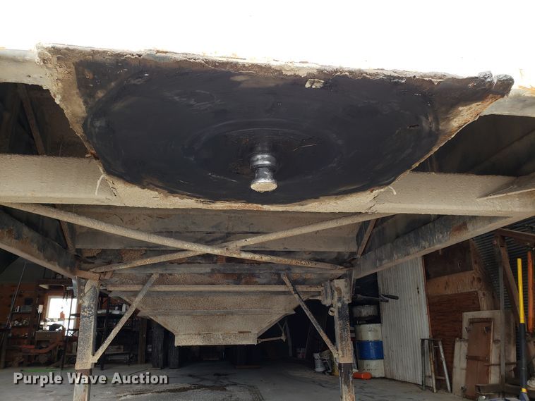 image for item EZ9046 2005 Maurer double hopper bottom grain trailer