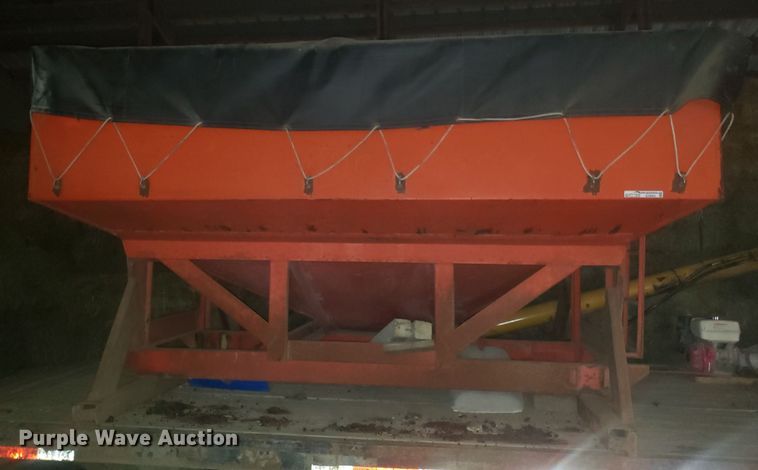 image for item EZ9063 Harvest-king grain hopper