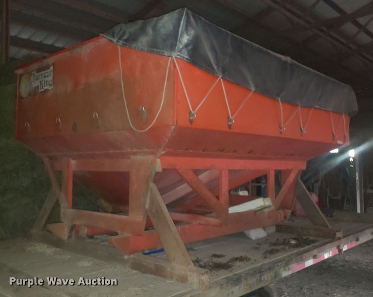 image for item EZ9063 Harvest-king grain hopper