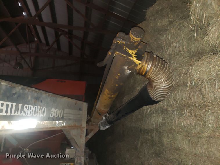 image for item EZ9063 Harvest-king grain hopper