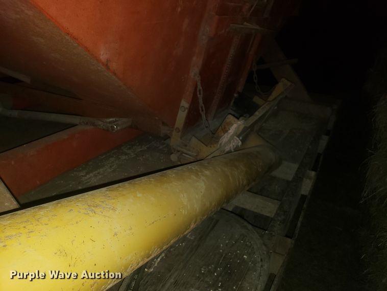 image for item EZ9063 Harvest-king grain hopper