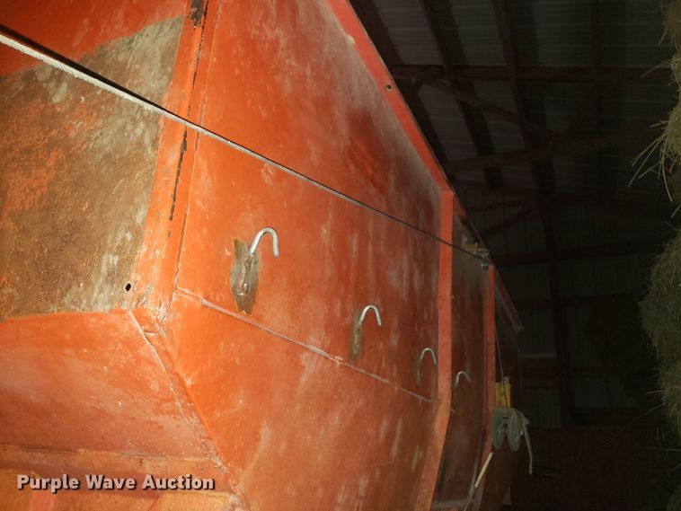 image for item EZ9063 Harvest-king grain hopper