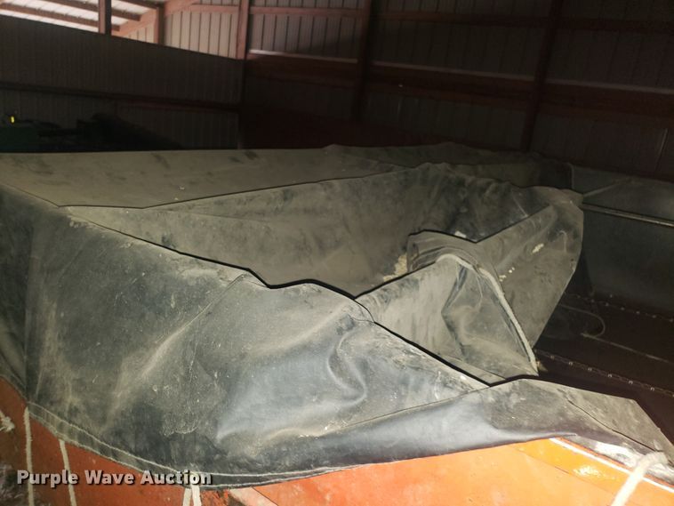 image for item EZ9063 Harvest-king grain hopper