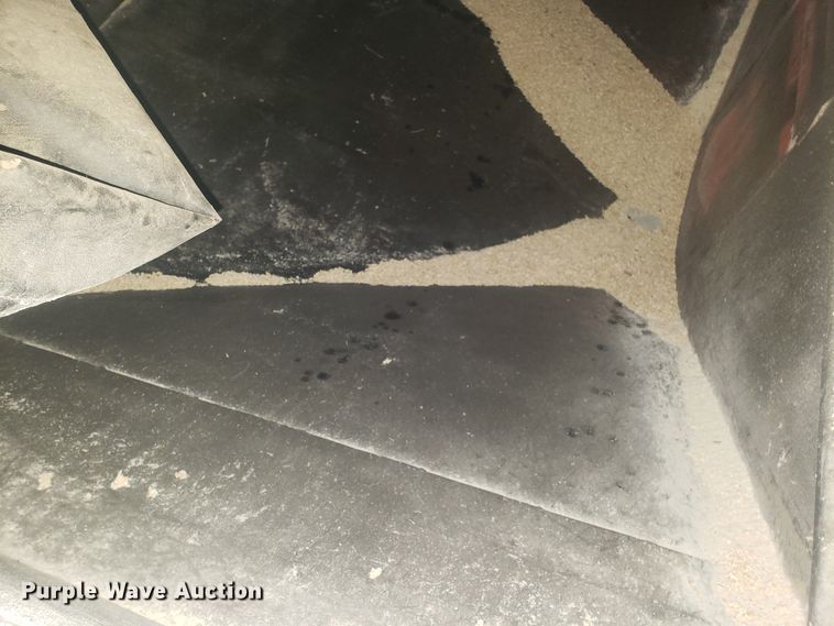 image for item EZ9063 Harvest-king grain hopper