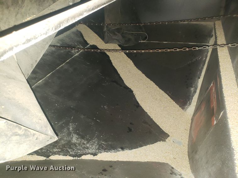 image for item EZ9063 Harvest-king grain hopper