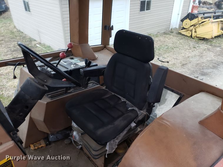 image for item EZ9068 1983 Allis Chalmers 8070 MFWD tractor