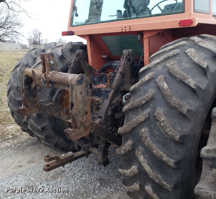 image for item EZ9068 1983 Allis Chalmers 8070 MFWD tractor