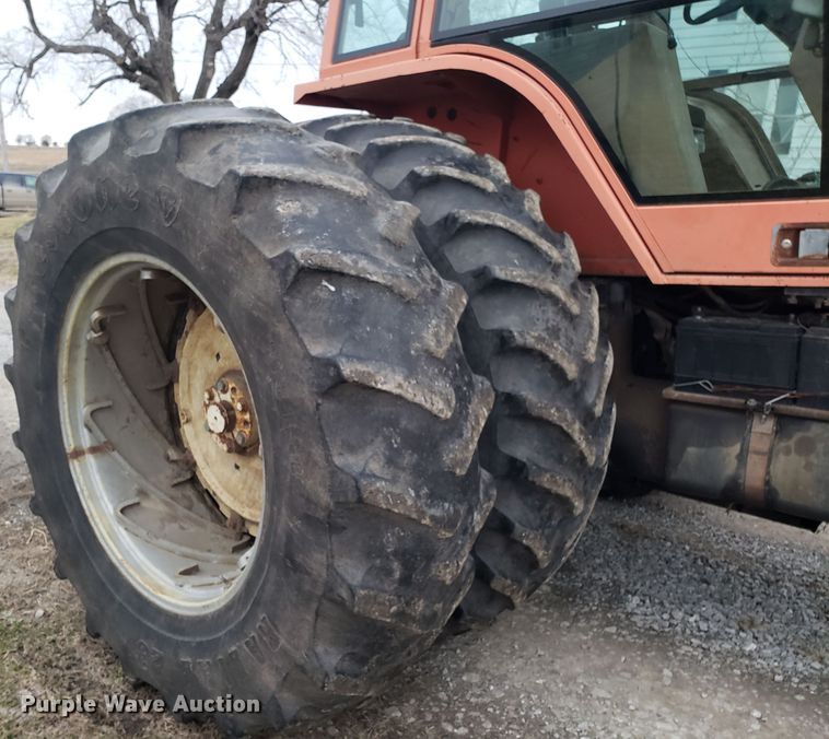 image for item EZ9068 1983 Allis Chalmers 8070 MFWD tractor