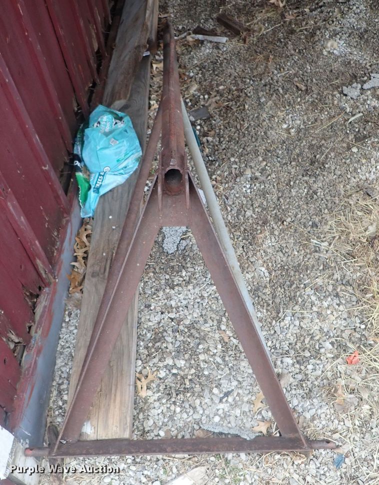 image for item FF9355 1958 Massey-Ferguson 65 tractor