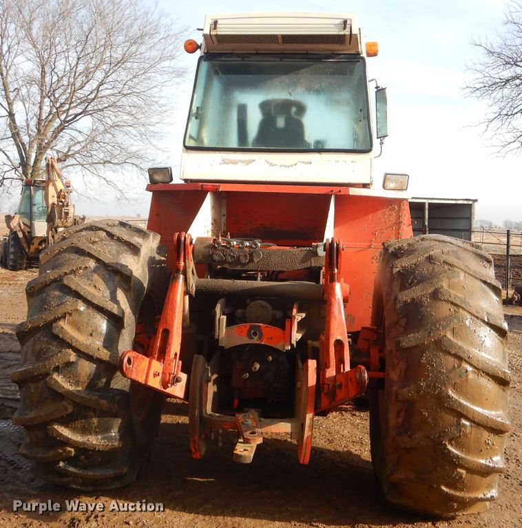 image for item GG9516 Case 2470 4WD tractor