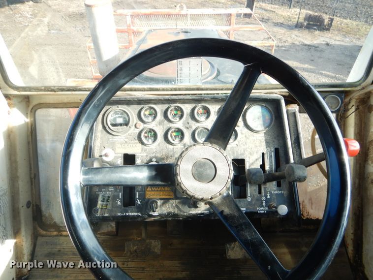 image for item GG9516 Case 2470 4WD tractor