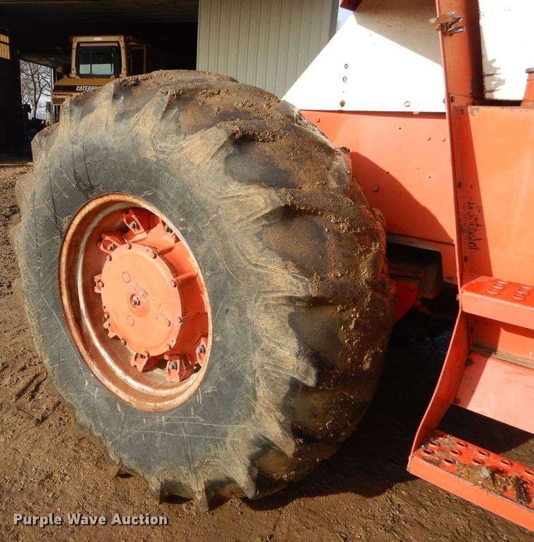 image for item GG9516 Case 2470 4WD tractor