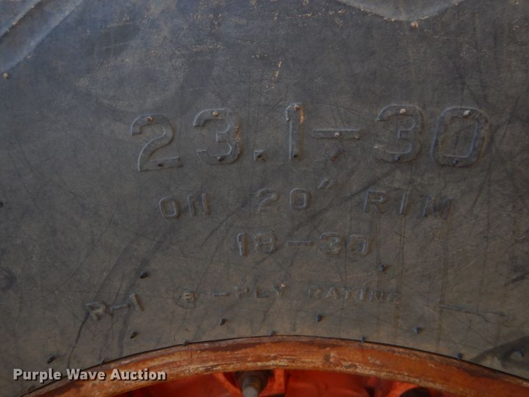 image for item GG9516 Case 2470 4WD tractor