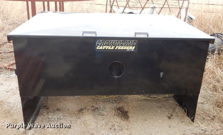 image for item GG9521 2018 Crownline steel livestock feeder