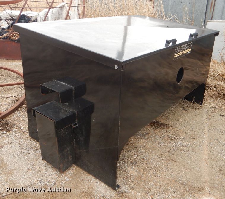 image for item GG9521 2018 Crownline steel livestock feeder