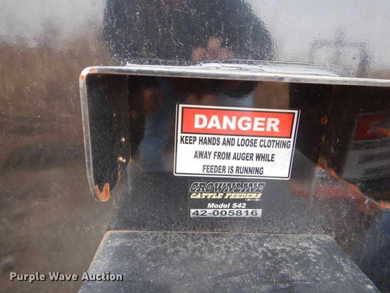 image for item GG9521 2018 Crownline steel livestock feeder